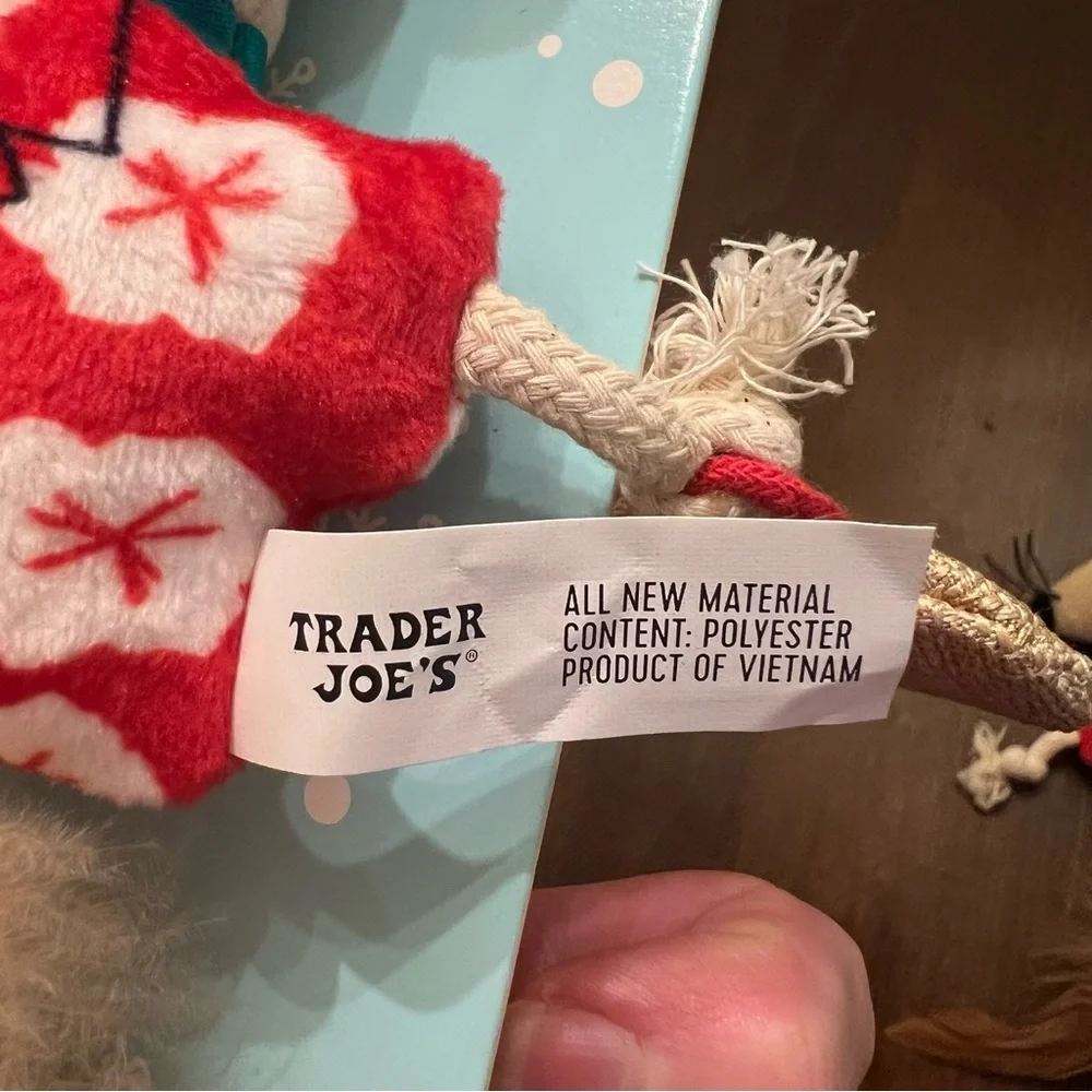 2 Cat Toys with Feathers, 1 NWT and 1 LIKE NEW - Picture 4 of 6